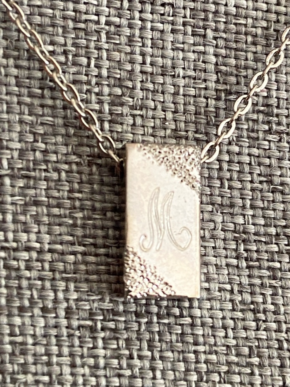 5/$10❤️❤️❤️Monogram 'M' Silver-Color Rectangular Pendant Necklace